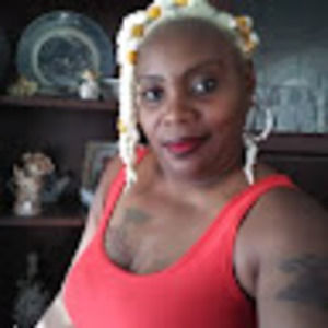 Meet your Posher, Maxine